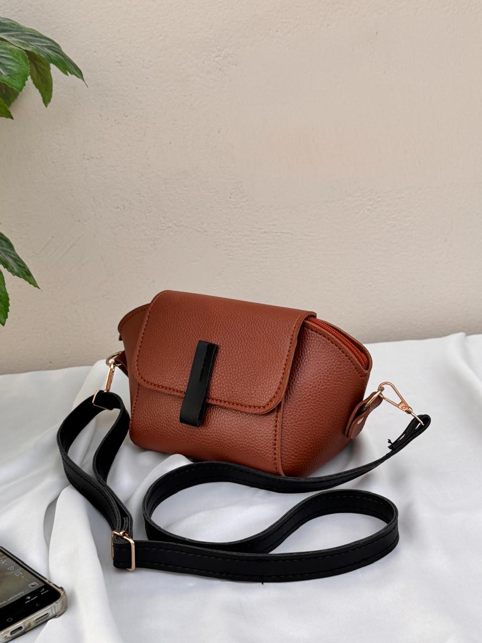 Arte Crossbody - Brown