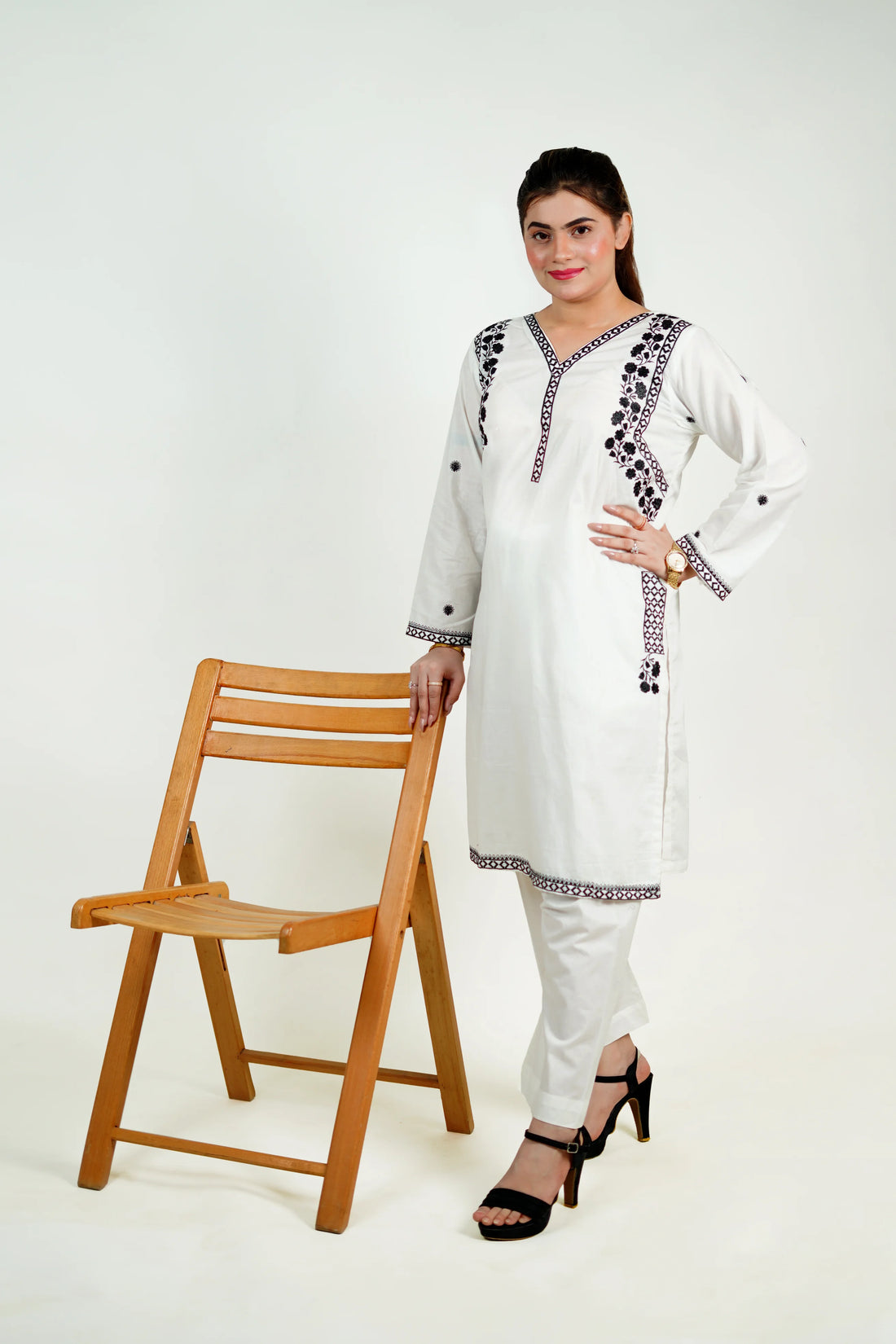 Embroidered White Kurti